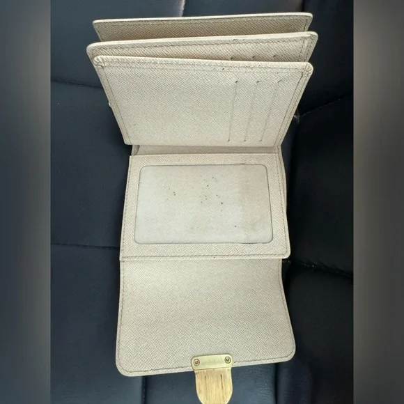 Louis Vuitton Damier Azur Portefeiulle Joy Trifold - Picture 6 of 10